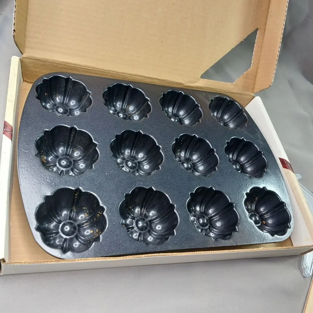 Nordic Ware Hardcoat Professional Non-Stick Bundt Mini Muffin Pan Cast Aluminium